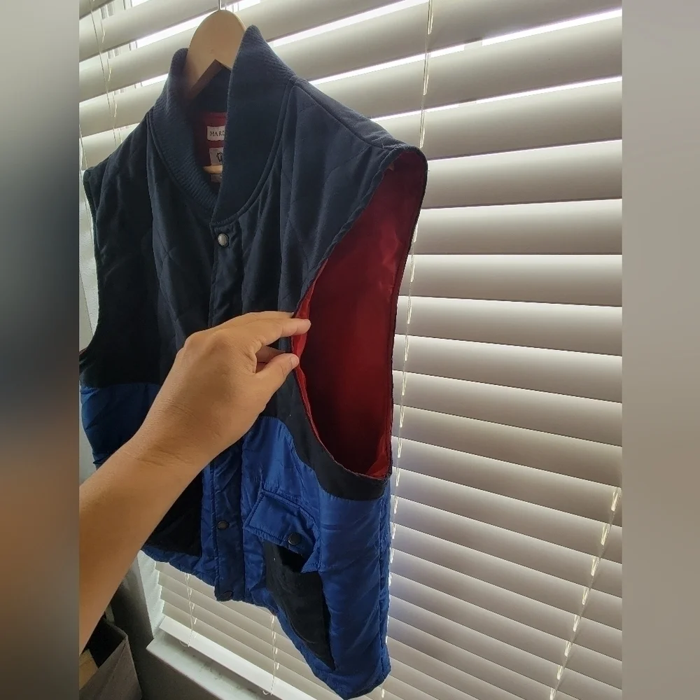 Marc Ecko mens vest size XL..Red black and blue..